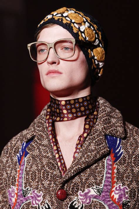 icchiali gucci 2016 uomo carbonio|Gucci Fall 2016 Menswear Collection .